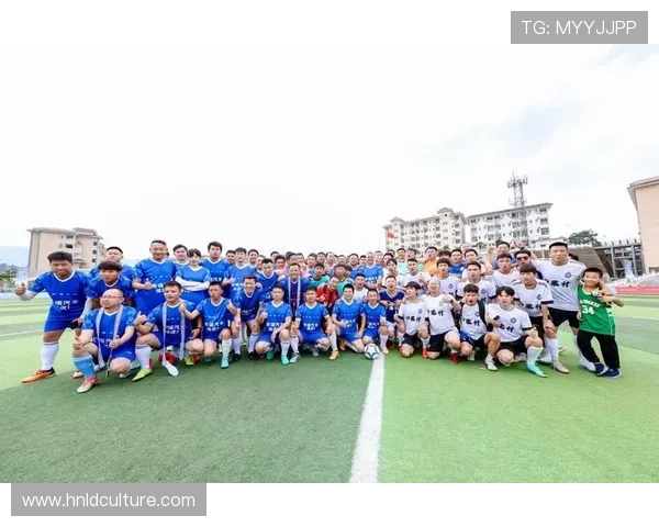 足球明星热衷关注乡村足球联赛助力基层足球发展与普及